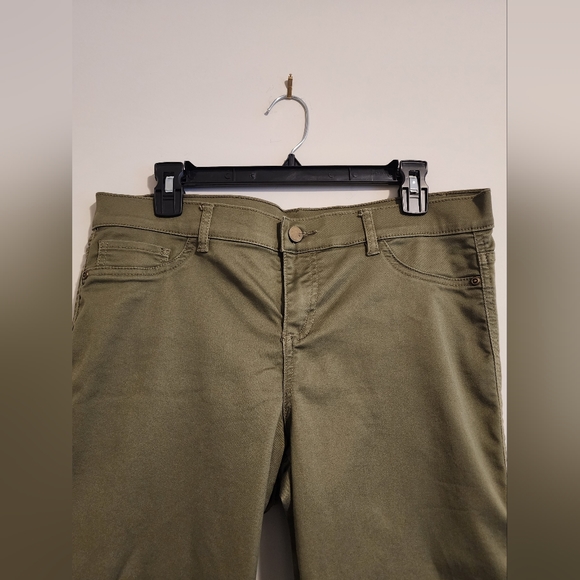 New York & Company Olive Green Ankle Legging - Picture 4 of 6